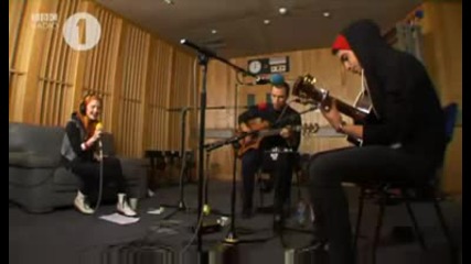 Paramore - Use Somebody (live Acoustic)