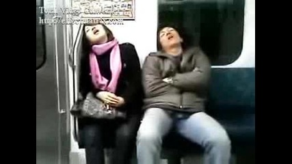 Полу мъртви полу заспали японци в метрото (много смях)