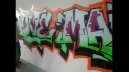 рисуване на графити - graffiti wall mr wiggles