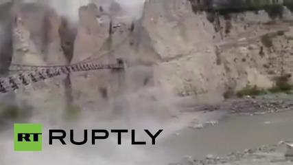 Трус с магнитуд 7,5 причини свлачище в долината Хунза в Пакистан