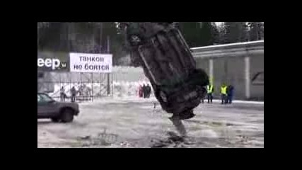 Дрифт с танк - може да го видите само в Русия