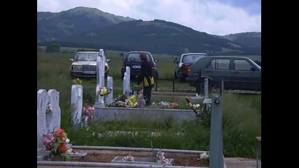 Радомир 22.05.2010 крадец на задушница гробище, цигани 