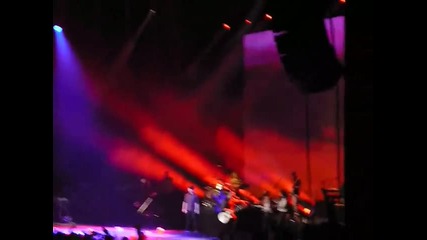 Jonas Brothers изпълняват Burnin' Up в Мексико Banamex Monterrey 2013