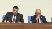 Депутатите приеха на второ четене засилен контрол върху особения управител на „Лукойл“