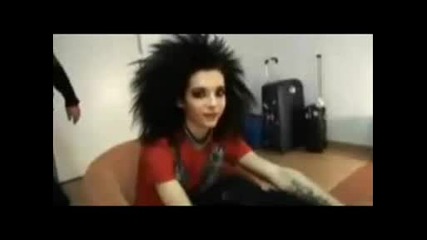 Bill Kaulitz sings Hit me baby one more time 