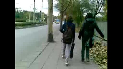 malko isteri4en smqh :) trqbva da se zaslu6a6