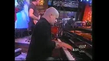 Kelly Clarkson My Grown Up Christmas List Live Good Morning America December 19, 2003 
