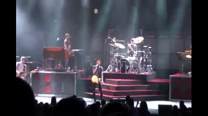 Maroon 5 - Give A Little More [ live ]