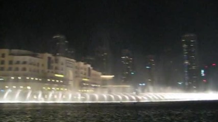 Фонтани пред Burj Khalifa