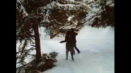 Луди Момичета В Снега