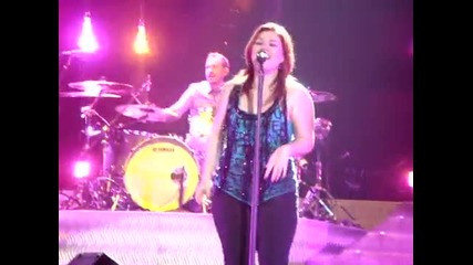 Kelly Clarkson Ready Live Phoenix November 2009 