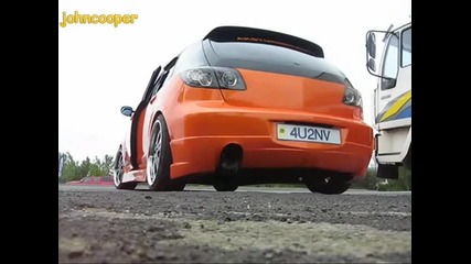 Mazda 3 Къса Глави
