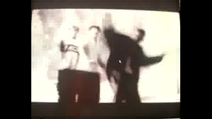 911 - Bodyshakin