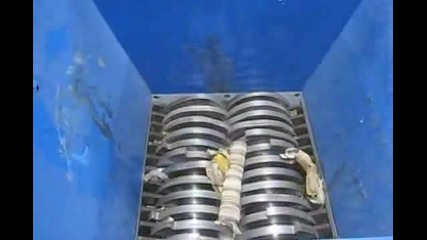 Мелачка която унищожава всичко !