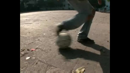 Невероятни Трикове С Футболна Топка