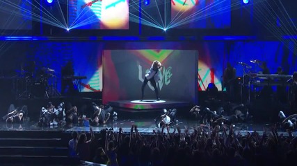 Rihanna - We Found Love ( Live @ Grammy Awards 2012)