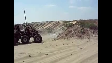 Автомобил 8x8 няма закъсване - offroad !