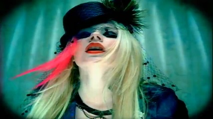 Превод! Avril Lavigne - Hot Avril - V E V O
