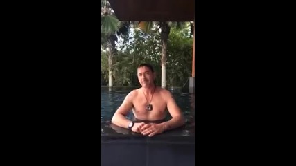 Робърт Дауни-мл. takes the Ice Bucket Challenge for Als