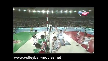 Osmany Juantorena 2nd meter spike