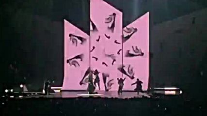 Selena Gomez - Hands to myself Live Revival Tour Mandalay Bay 2016