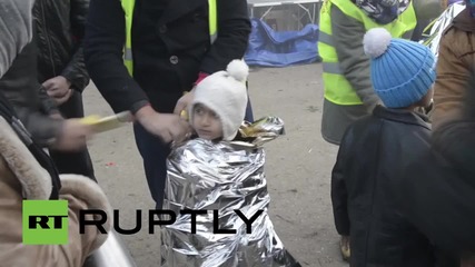Serbia: Refugees remain stranded on Serbia-Croatia border as temperatures drop