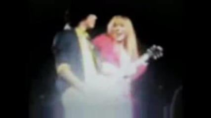 Nick kissed Miley on stage