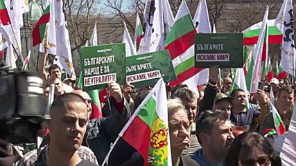 Bulgaria: Protesters surround parliament building to demand govt's 'neutrality' in Ukraine war