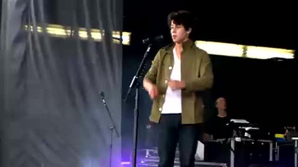 Jonas Brothers - Tonight - Music Video 