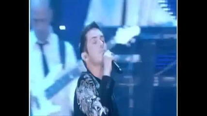 Mixalis Xatzigiannis - I agapi pou menei (live @ Oaka 2009)