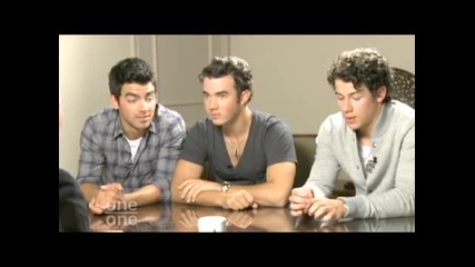 Адски смешно интервю с Jonas Brothers 