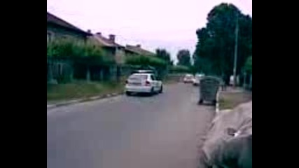 Полицията преследва с бясна скорост - Цигани с каруци .. [ смях ]
