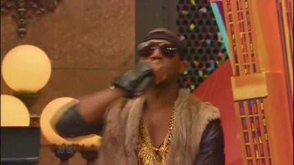 Kanye West Performs Lost in the World at Macys Thanksgiving Day Parade (11 25 10) 