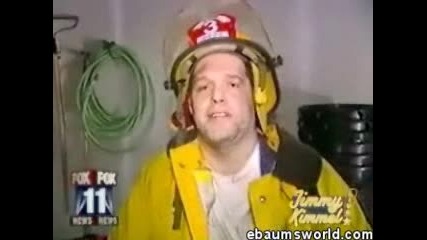 Пожарникар Се Напушва От Горяща Къща С Коз