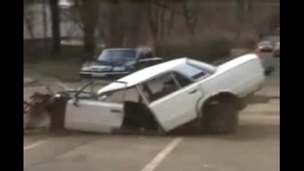 руснаци разцепват лада на две части. 