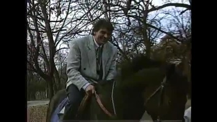 Sinan Sakic i Juzni Vetar - Pokloni poljubac prijatelju starom (official Video)