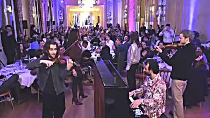 200 guests shocked by Insane Bella Ciao flashmob !!