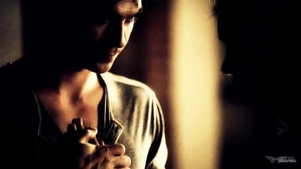 {tl} The Vampire Diaries - Holding A Heart