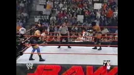 Wwe Raw - Triple H Vs D - Lo Brown (blindfold Match)
