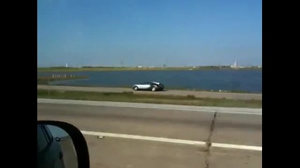 Bugatti Veyron - полет в езеро