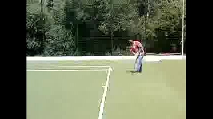 Dvama Tapaci Igraiat Tenis Nakord