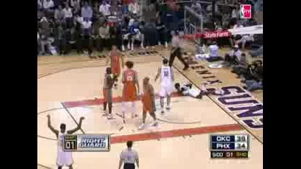 Nba Jeff Green Dunks Over Robin Lopez