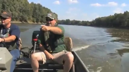 Смешки с пияници по време на риболов