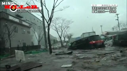 Нови кадри от цунамито в Япония.