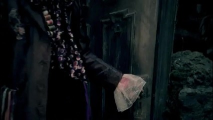 Avril Lavigne - Alice Underground 