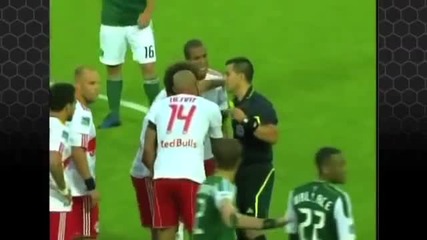 Thierry Henry получава червен картон