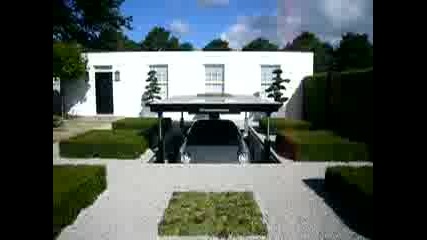 Secret Porsche`s Garden Garage 