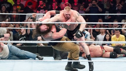 Brock Lesnar and Braun Strowman collide for the first time ever in the Royal Rumble Match: Royal Rumble 2016