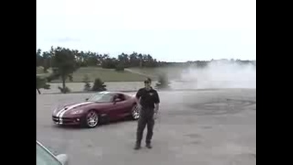 Dodge Viper vs Z06