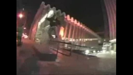 Много Смешни и Болезнени Падания Със Скейт